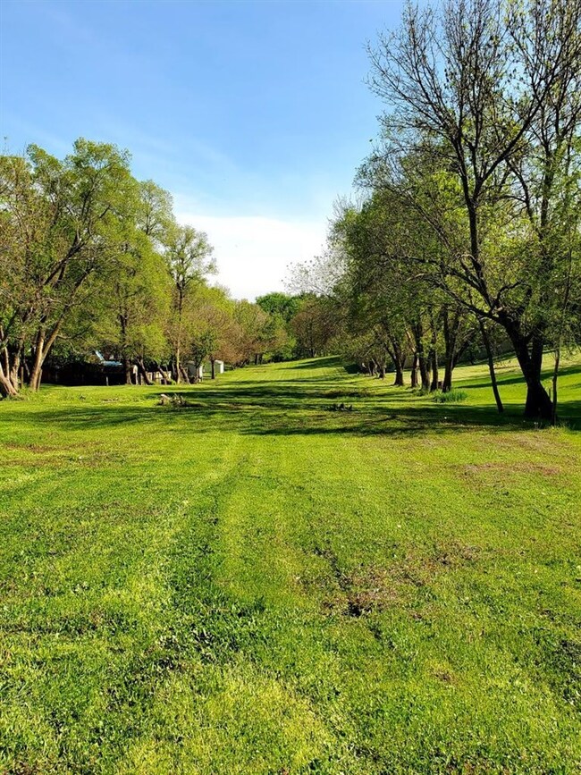 404 W Mclane St, Osceola, IA 50213 - photo 5