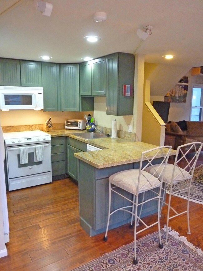 PacificaA Kitchen 1