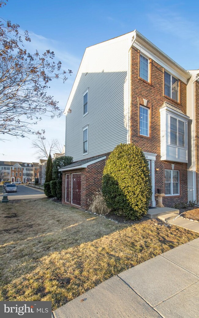 42788 Nations St, Chantilly, VA 20152 - photo 2