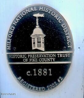 100 Sawkill Ave, Milford, PA 18337 - photo 2