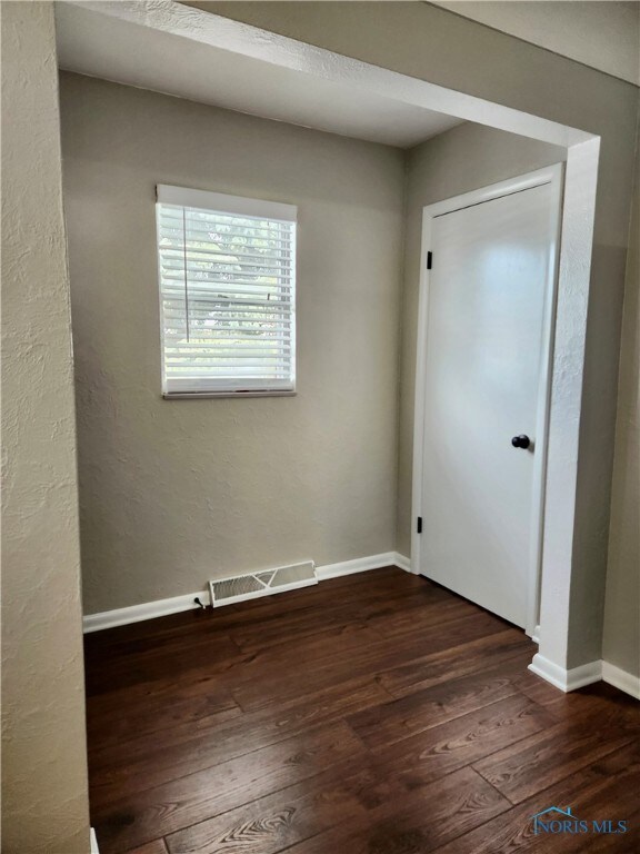 304 Brussel St, Archbold, OH 43502 - photo 3