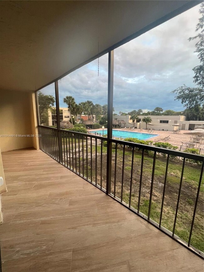 8015 SW 107th Ave unit 213, Miami, FL 33173 - photo 4