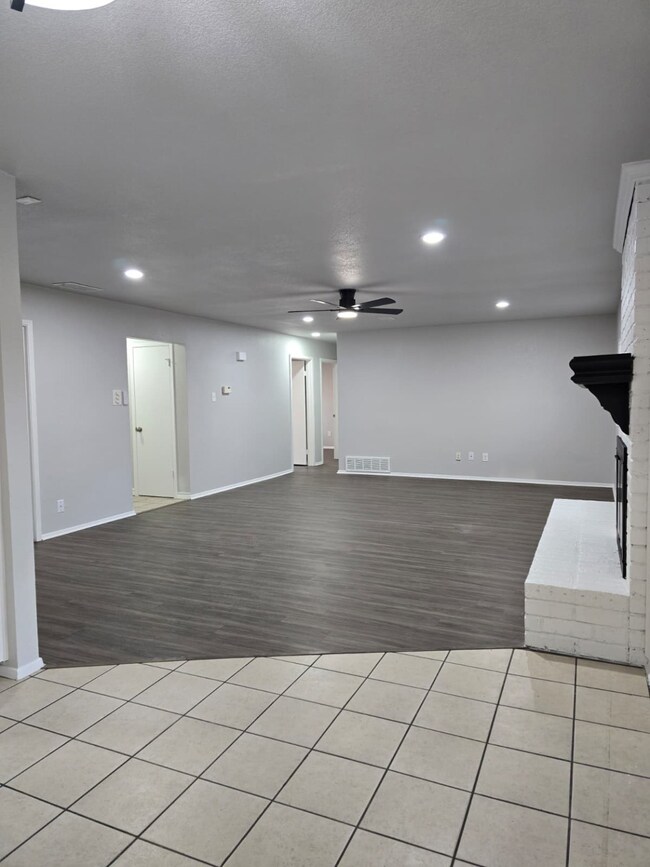 6052 Blueridge Dr, Watauga, TX 76148 - photo 6