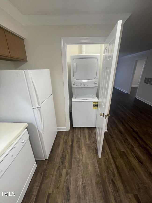 3603 Helix Ct unit 102, Raleigh, NC 27606 - photo 4