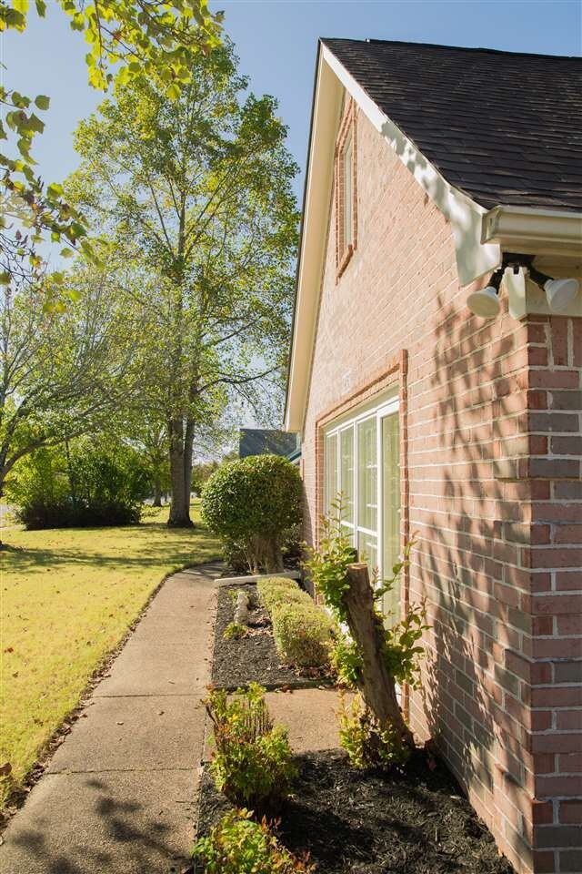 8430 Trinity Rd, Cordova, TN 38018 - photo 2