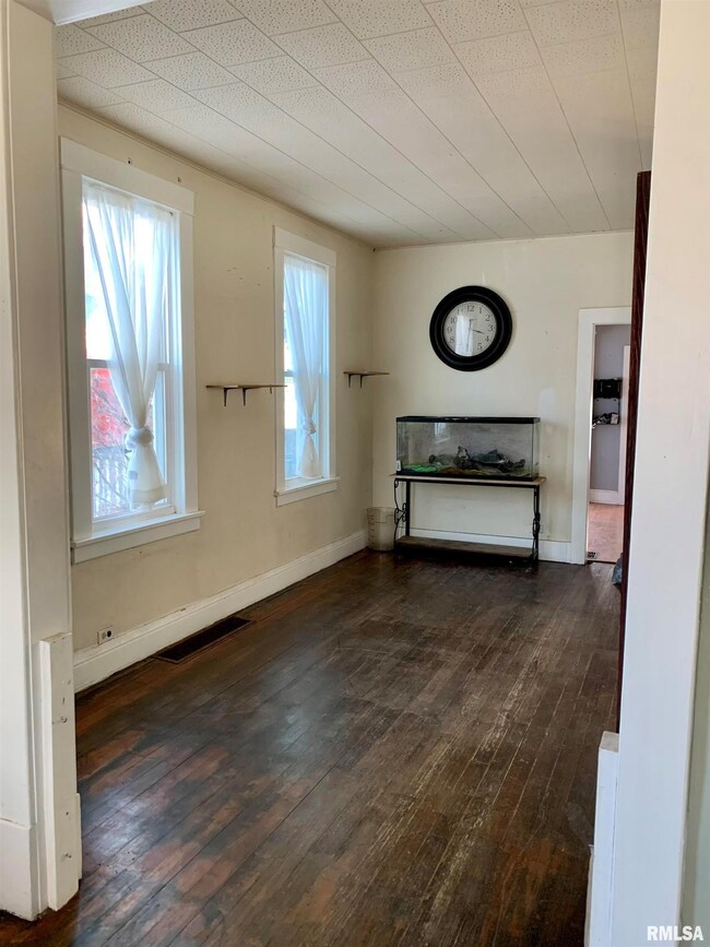 1503 14 1 2th St, Rock Island, IL 61201 - photo 3