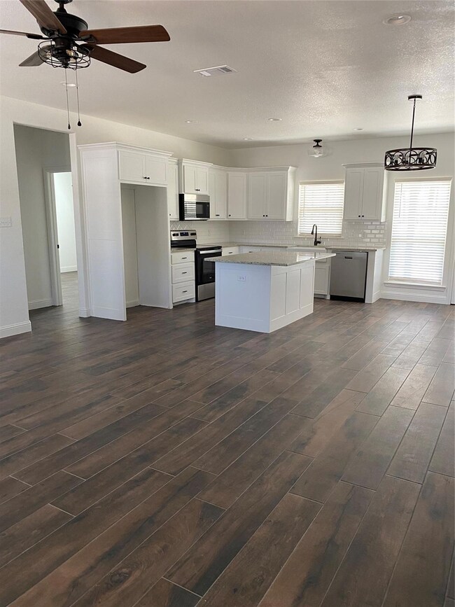 808 Jameson St, Weatherford, TX 76086 - photo 3