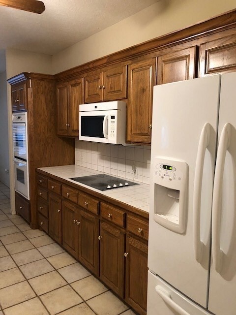 2204 Meadow Lark Dr, Duncan, OK 73533 - photo 4