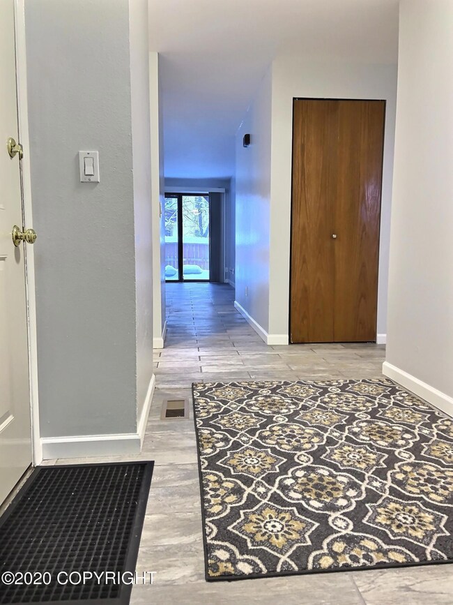Entry Way / Hall