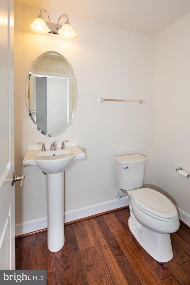 6161 Carey Park Ln, Falls Church, VA 22041 - photo 7