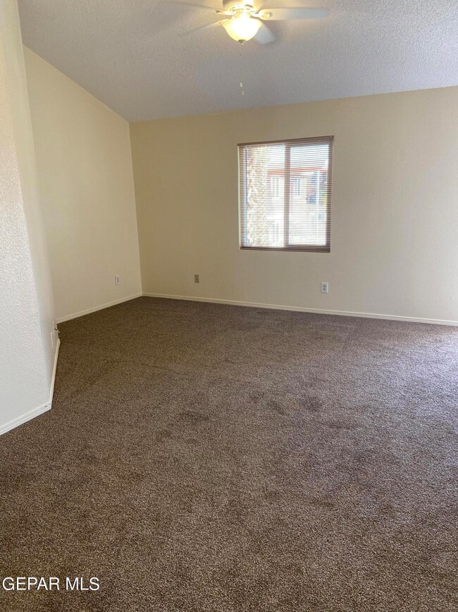 591 Bartlett Dr unit 204, El Paso, TX 79912 - photo 7