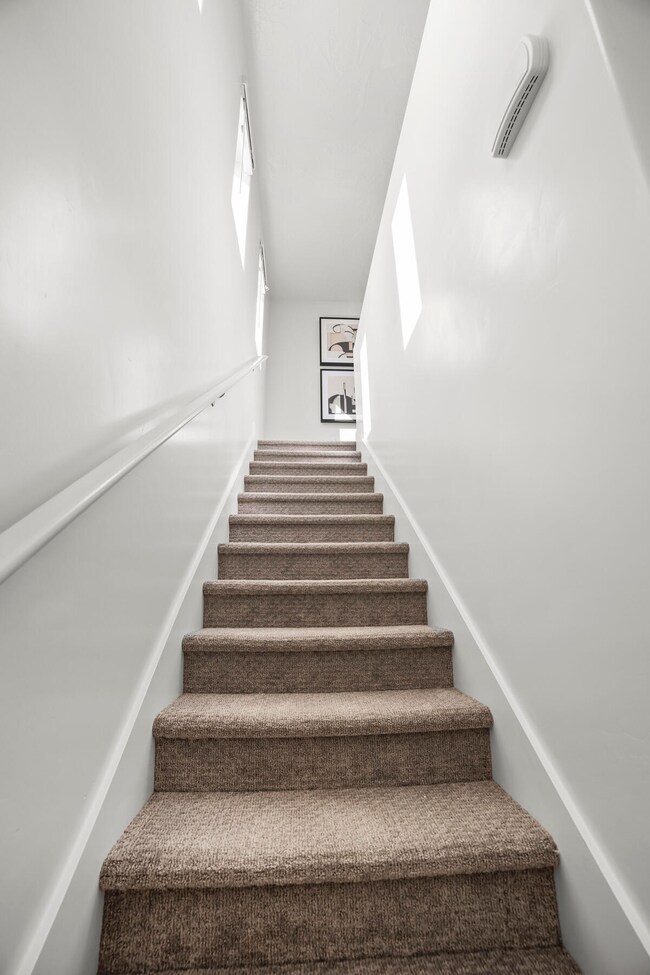 MOVE IN READY! Come see this unit today!
