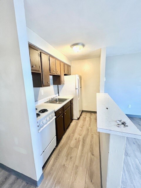 614 Union St, California, PA 15419 - photo 6