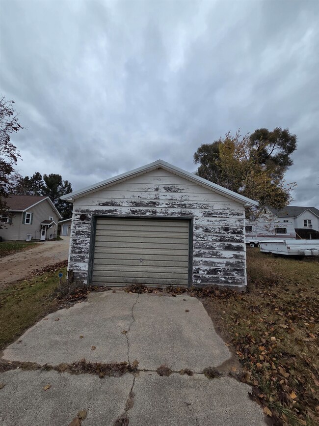 1103 Division St, Wausaukee, WI 54177 - photo 5