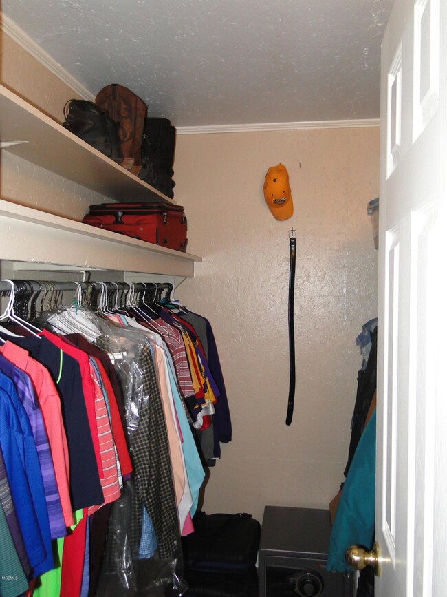 2nd Bed Rm closet