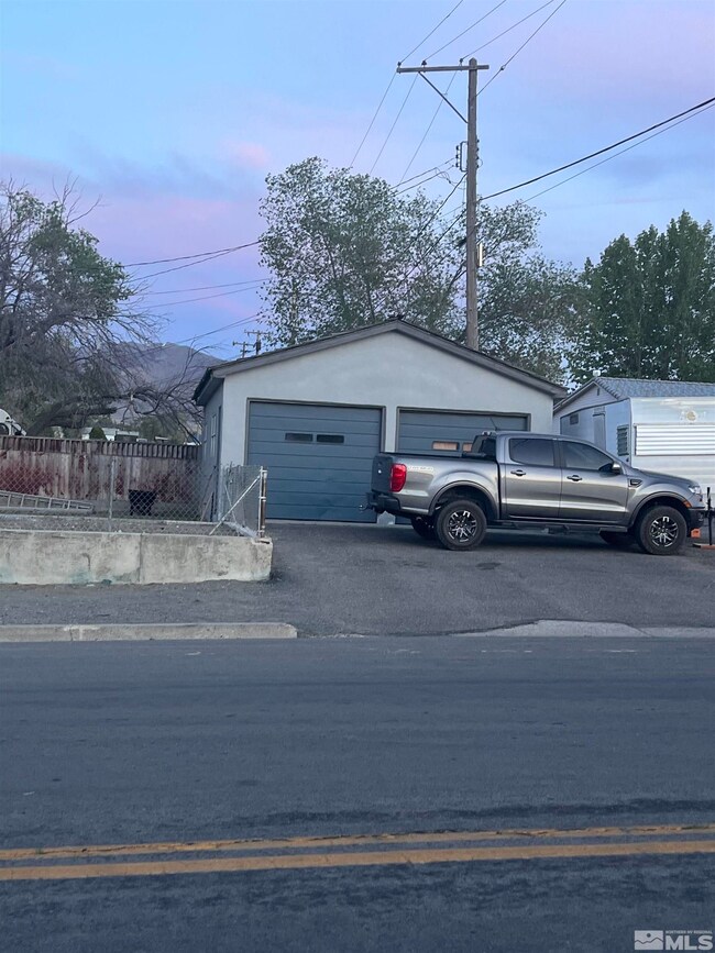 404 Monroe St, Winnemucca, NV 89445 - photo 2