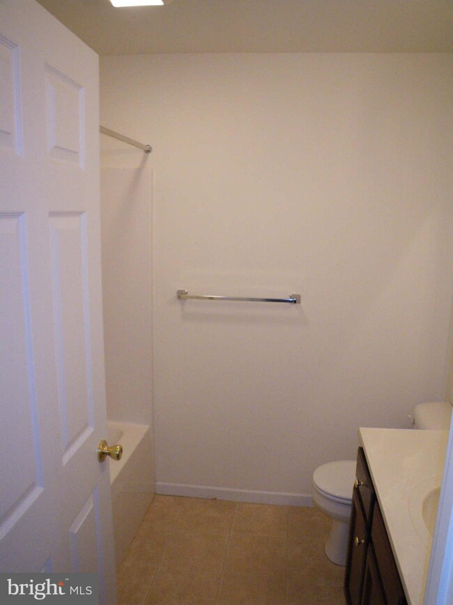 2735 Roosevelt Dr, Chambersburg, PA 17201 - photo 7