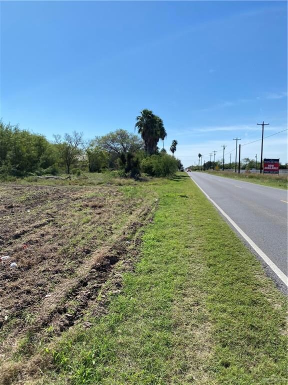 3580 N Mile 4 1 2 W, Weslaco, TX 78599 - photo 2