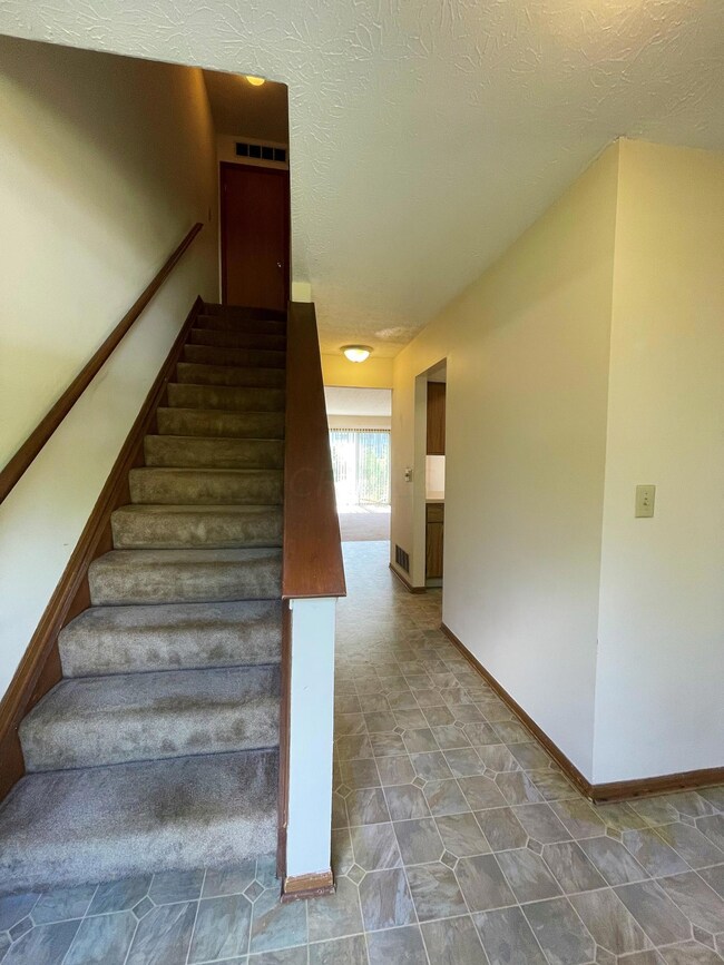 5897 Shadow Lake Cir unit 5897, Columbus, OH 43235 - photo 5