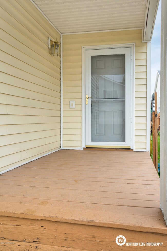 4_EntranceExterior