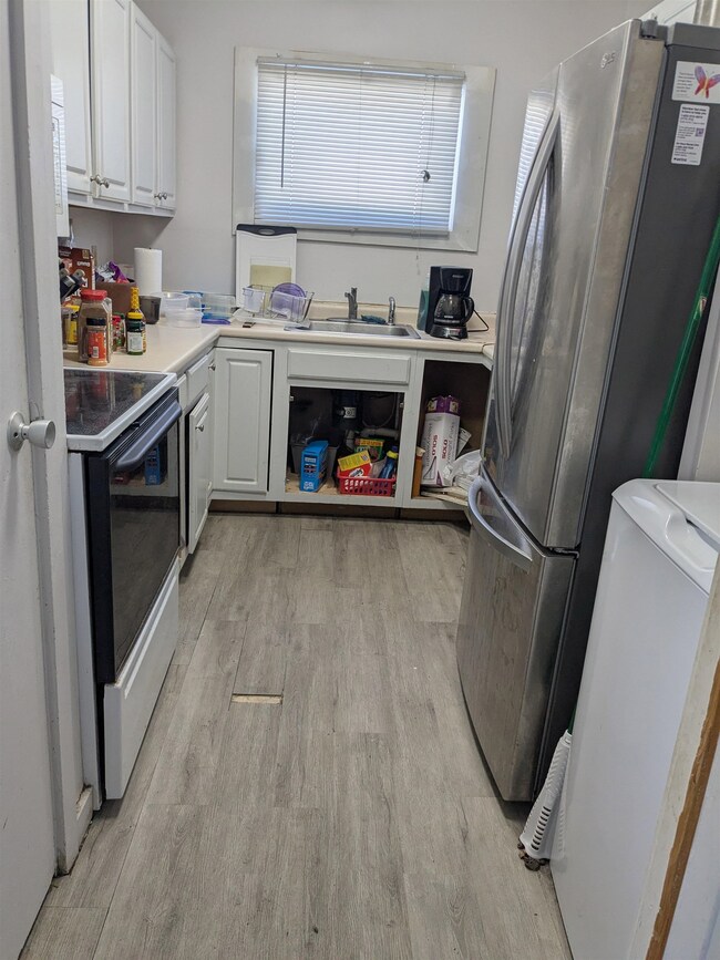 111 Coburn Ave unit 32, Nashua, NH 03063 - photo 6