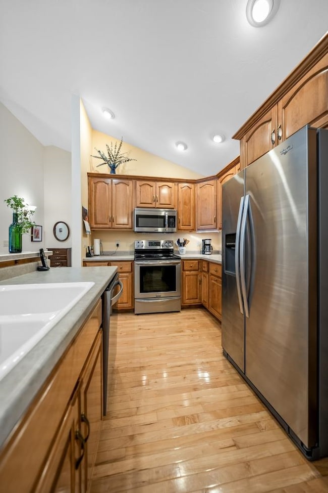 2690 Woodfield Ct, Green Bay, WI 54313 - photo 5