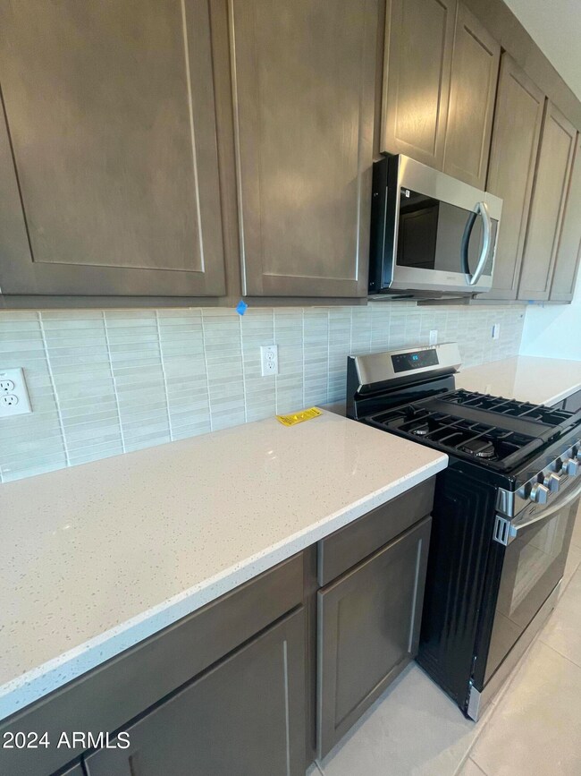 GP Lot 170 - Kitchen Backspalsh