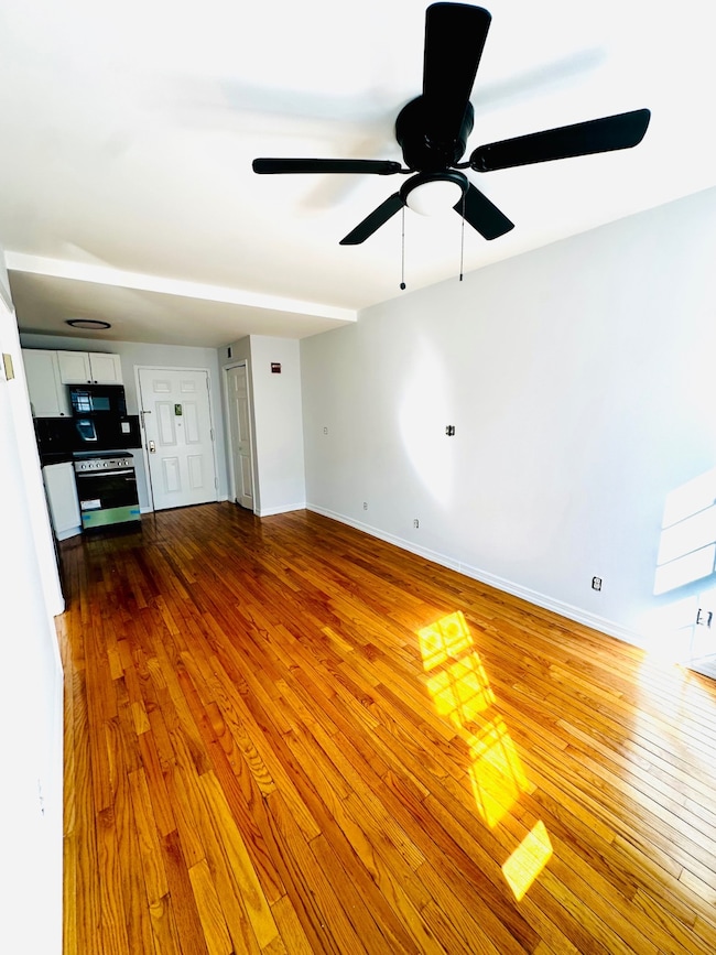 890 W Beech St unit 1A, Long Beach, NY 11561 - photo 4