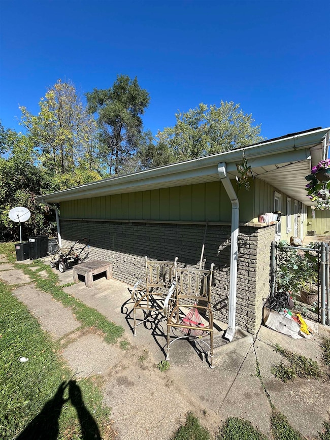 5485 Detroit St, Flint, MI 48505 - photo 2