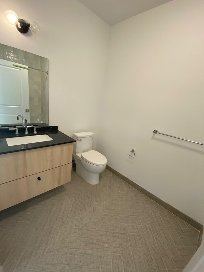 348 Baldwin Ave unit 409, Jersey City, NJ 07306 - photo 7