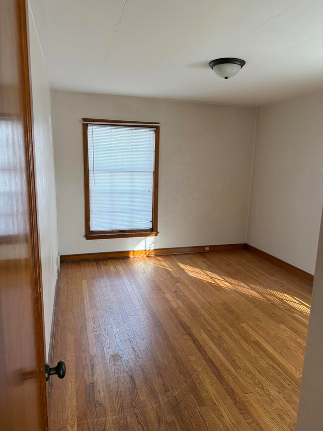 6100 W Lisbon Ave, Milwaukee, WI 53210 - photo 5