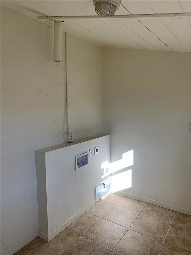 709 W 1st St, Yuma, AZ 85364 - photo 6