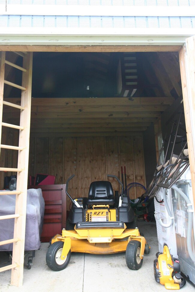 313 Helmwood Cir, Mount Washington, KY 40047 - photo 7