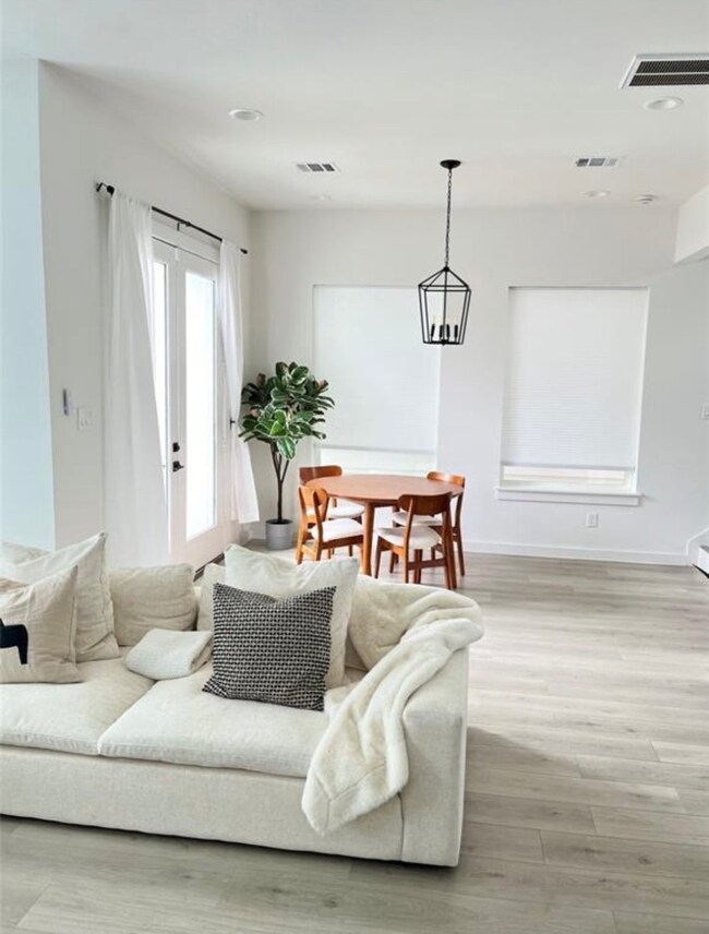 3403 Daphne St unit B, Houston, TX 77021 - photo 4