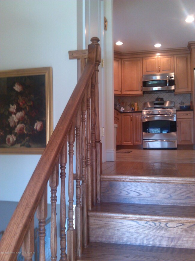 66 Woodlawn Ave, Staten Island, NY 10305 - photo 4