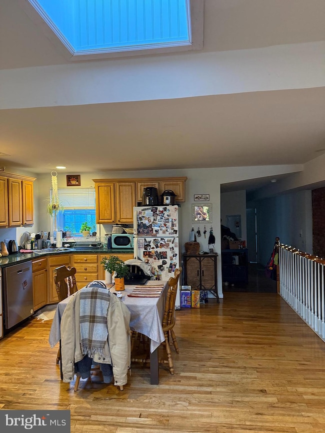 1541 W Thompson St unit 3, Philadelphia, PA 19121 - photo 5