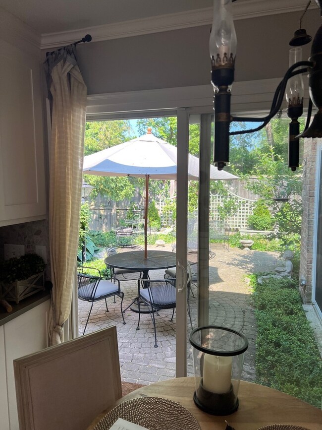 1877 Somerset Ln unit 9, Northbrook, IL 60062 - photo 5