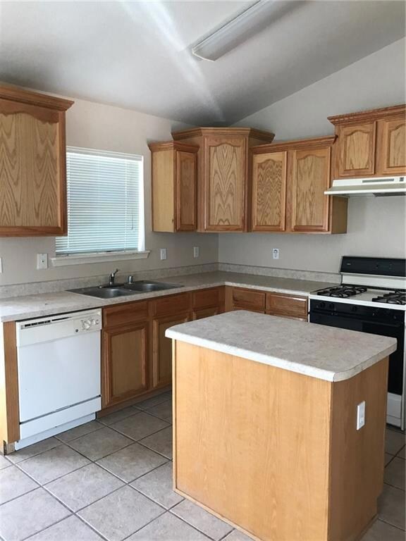 14241 Desert Stone Dr, Horizon City, TX 79928 - photo 3