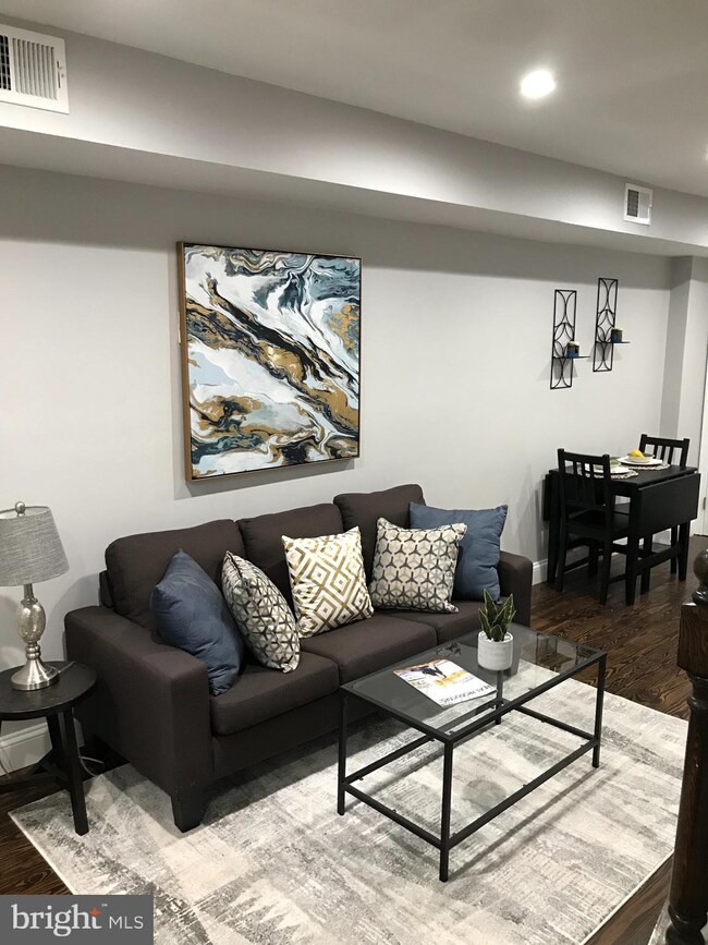 615 S Chapel St, Baltimore, MD 21231 - photo 6