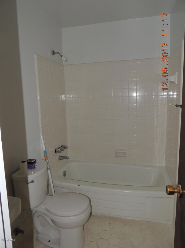 1118 Clifton Rd, Jacksonville, NC 28540 - photo 5