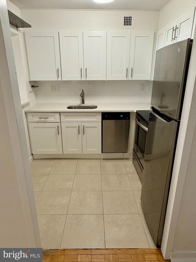 The Dorchester unit 709, Philadelphia, PA 19103 - photo 5