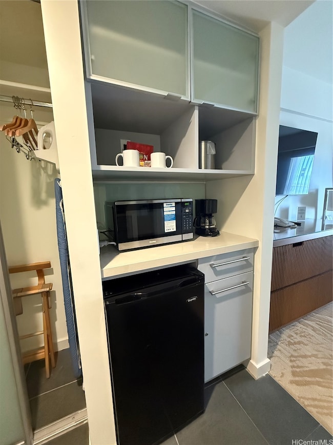 410 Atkinson Dr unit 1210, Honolulu, HI 96814 - photo 3