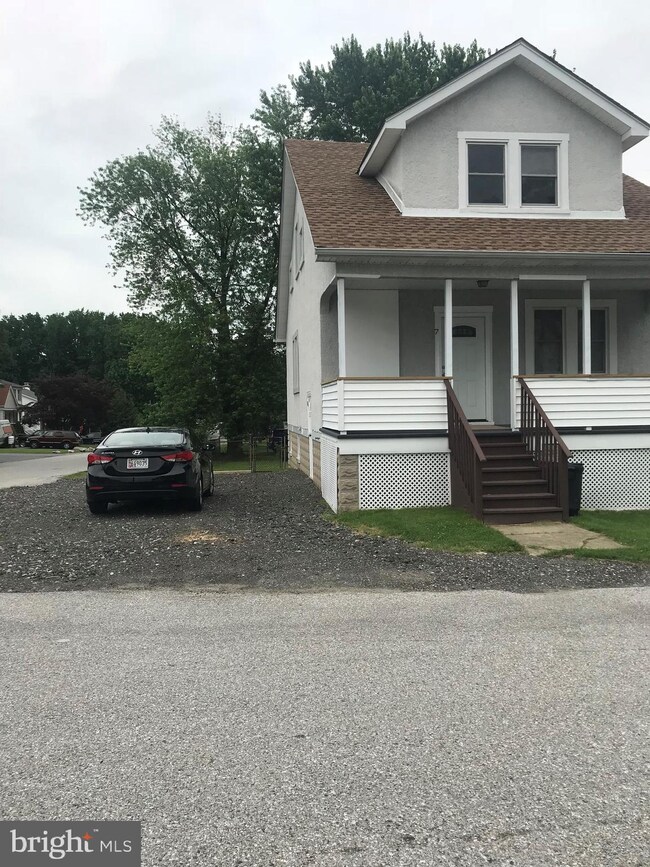 7 Hartman Ave, Essex, MD 21221 - photo 2
