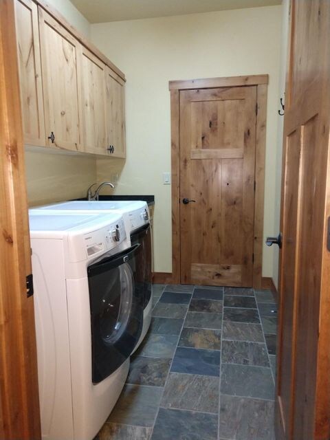 Laundry room with sink