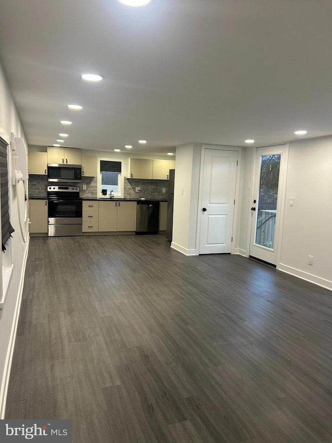 841 Cypress Ave, Spring City, PA 19475 - photo 3