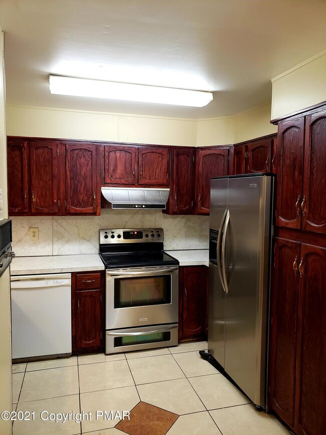 183 Munch Dr unit 5, Henryville, PA 18332 - photo 5