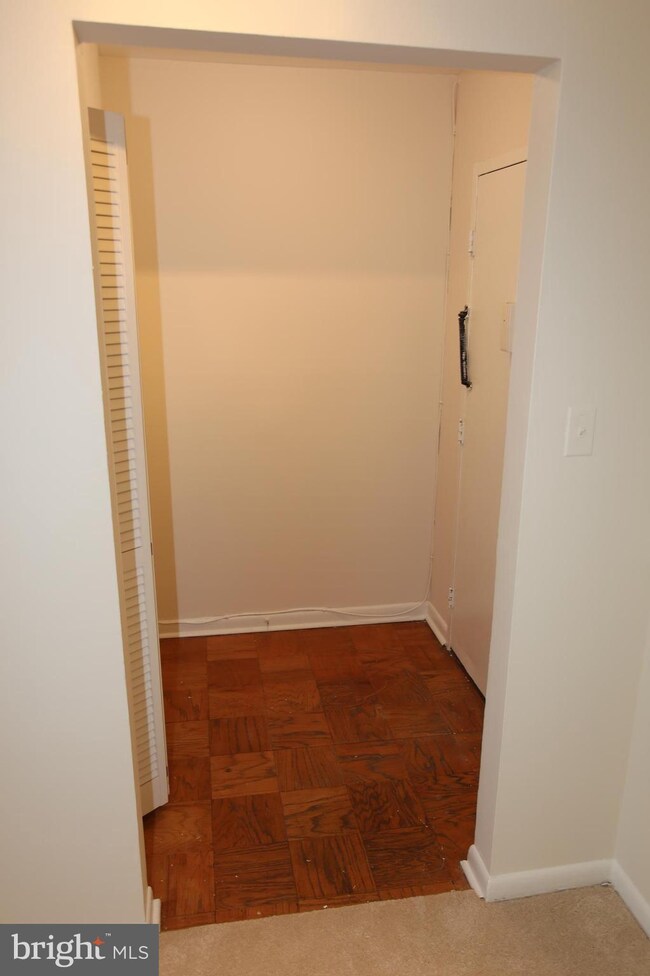 10300 Westlake Dr unit 310, Bethesda, MD 20817 - photo 4
