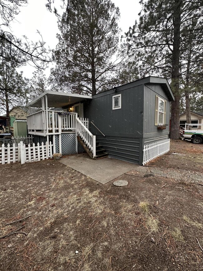 60901 Brosterhous Rd unit 743, Bend, OR 97702 - photo 2