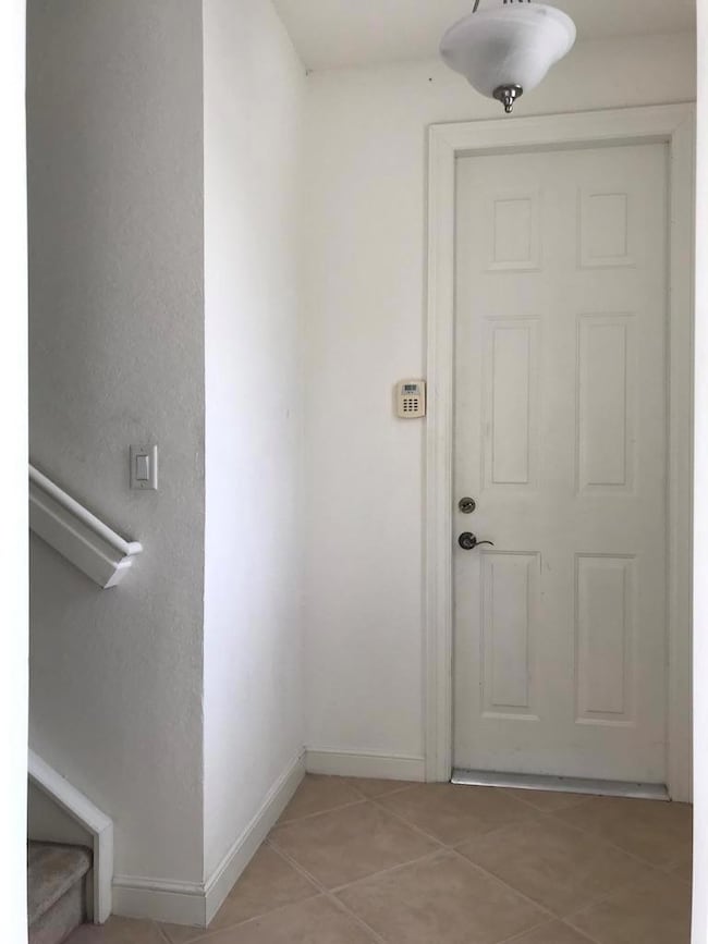 661 Corte Madera Ln unit 6, West Palm Beach, FL 33401 - photo 3