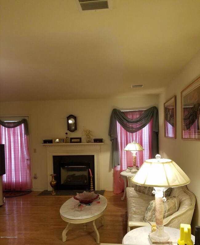 122 Fox Hollow Dr, Drums, PA 18222 - photo 3